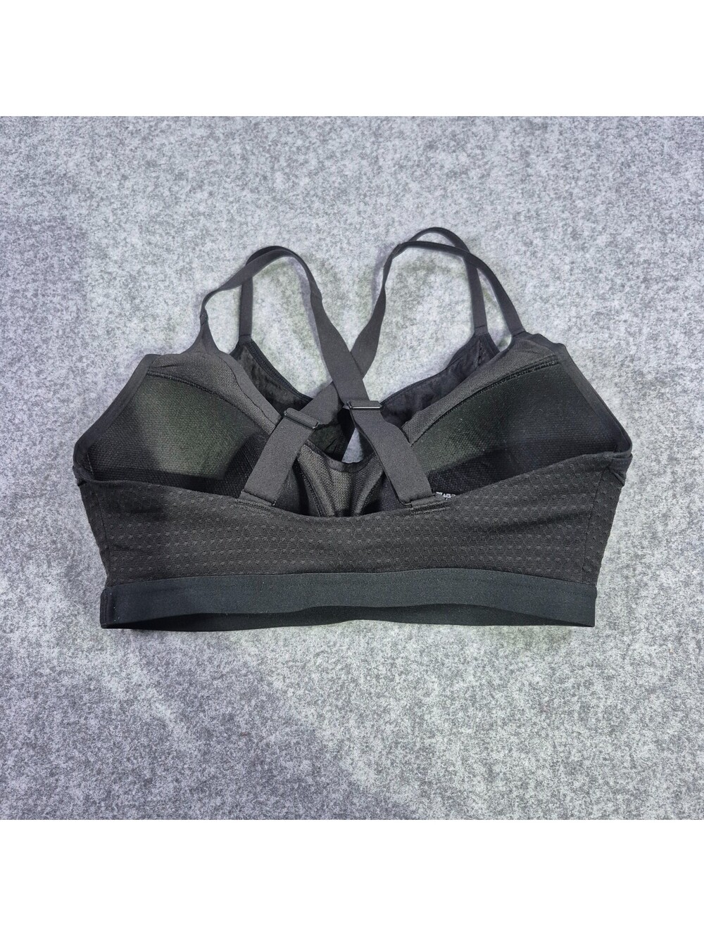 Victorias Secret Maximum Support Lightweight Sports Bra Black 34DD  Breathable - Picture 4 of 13